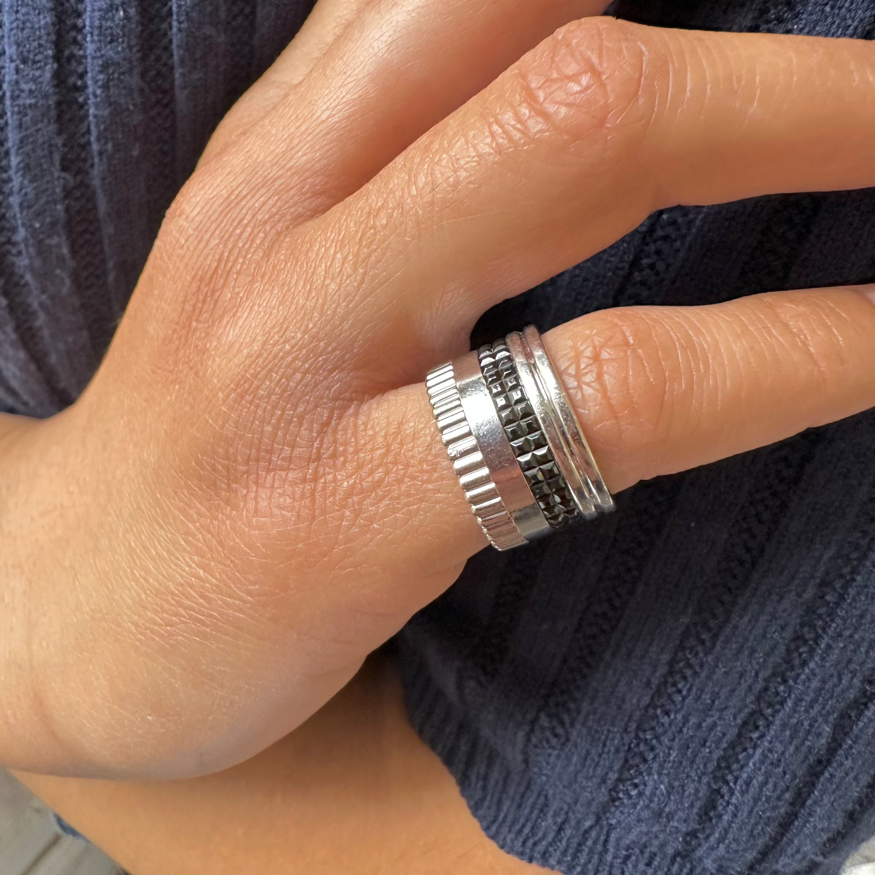 Bague Bandeau BOUCHERON "Quatre Black Edition" L en or blanc et PVD