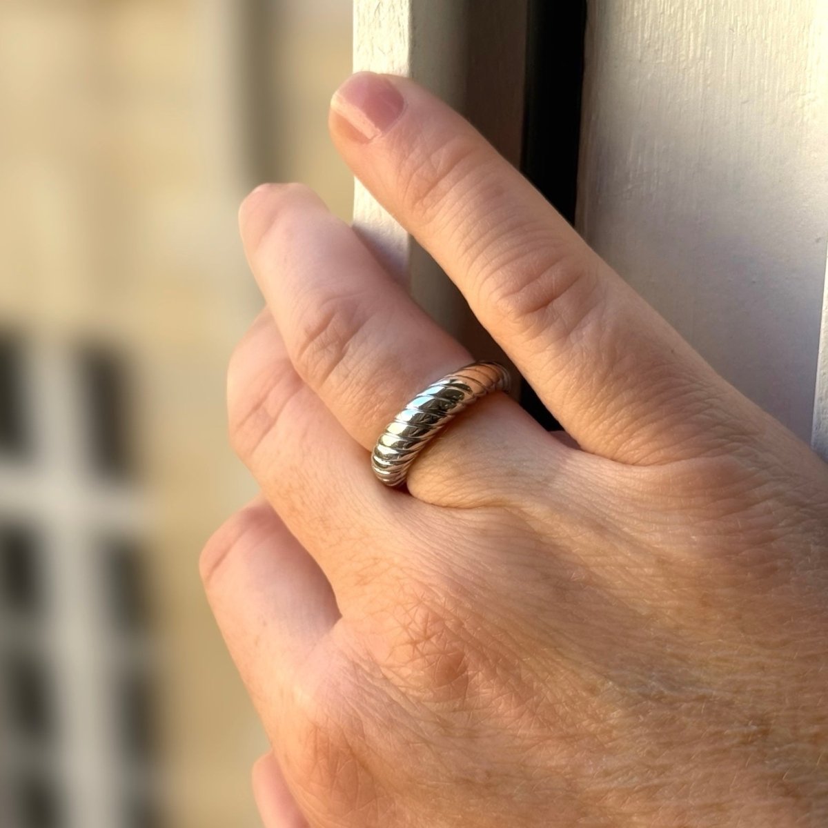Bague BOUCHERON torsadé en or gris