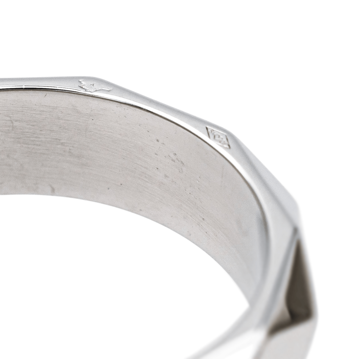 Bague Alliance BOUCHERON "Facettes" en or blanc