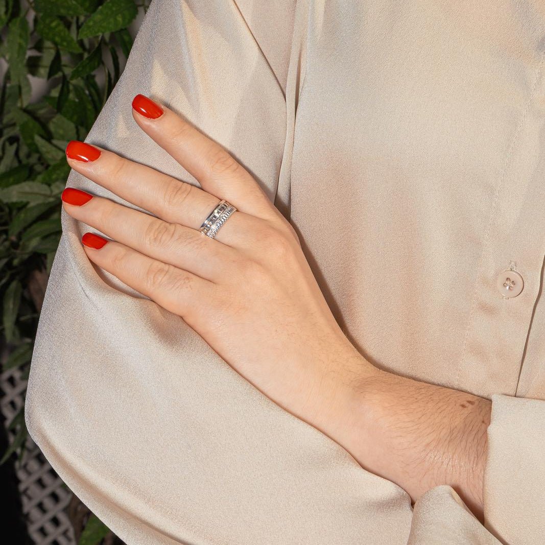 Bague Bandeau BOUCHERON "Quatre" en or blanc et diamants
