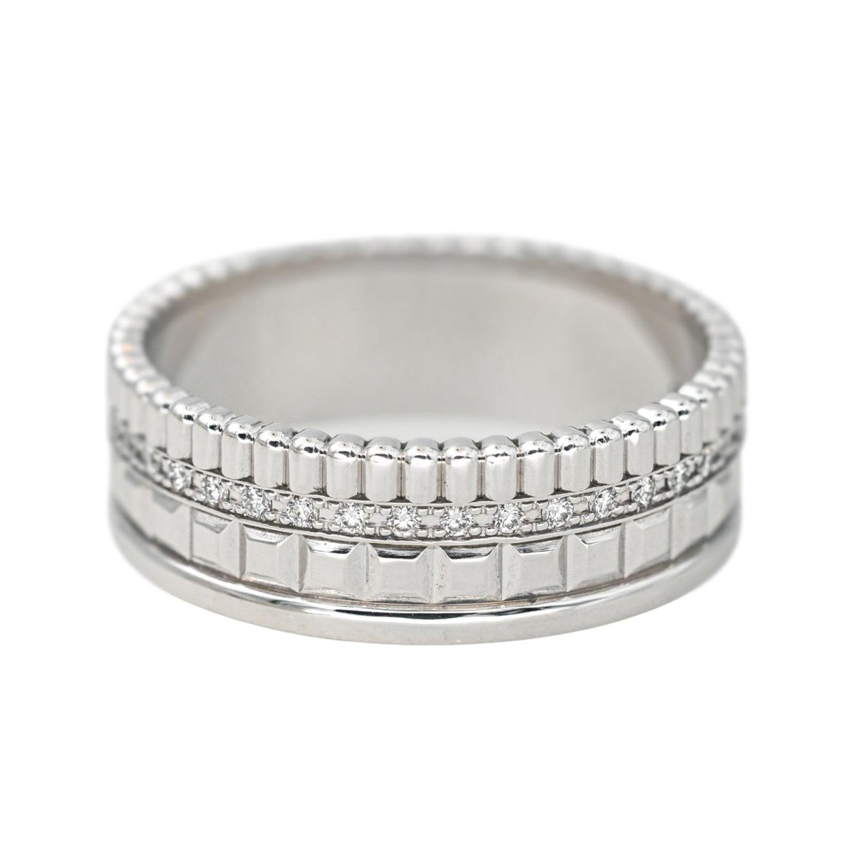 Bague Bandeau BOUCHERON "Quatre" en or blanc et diamants