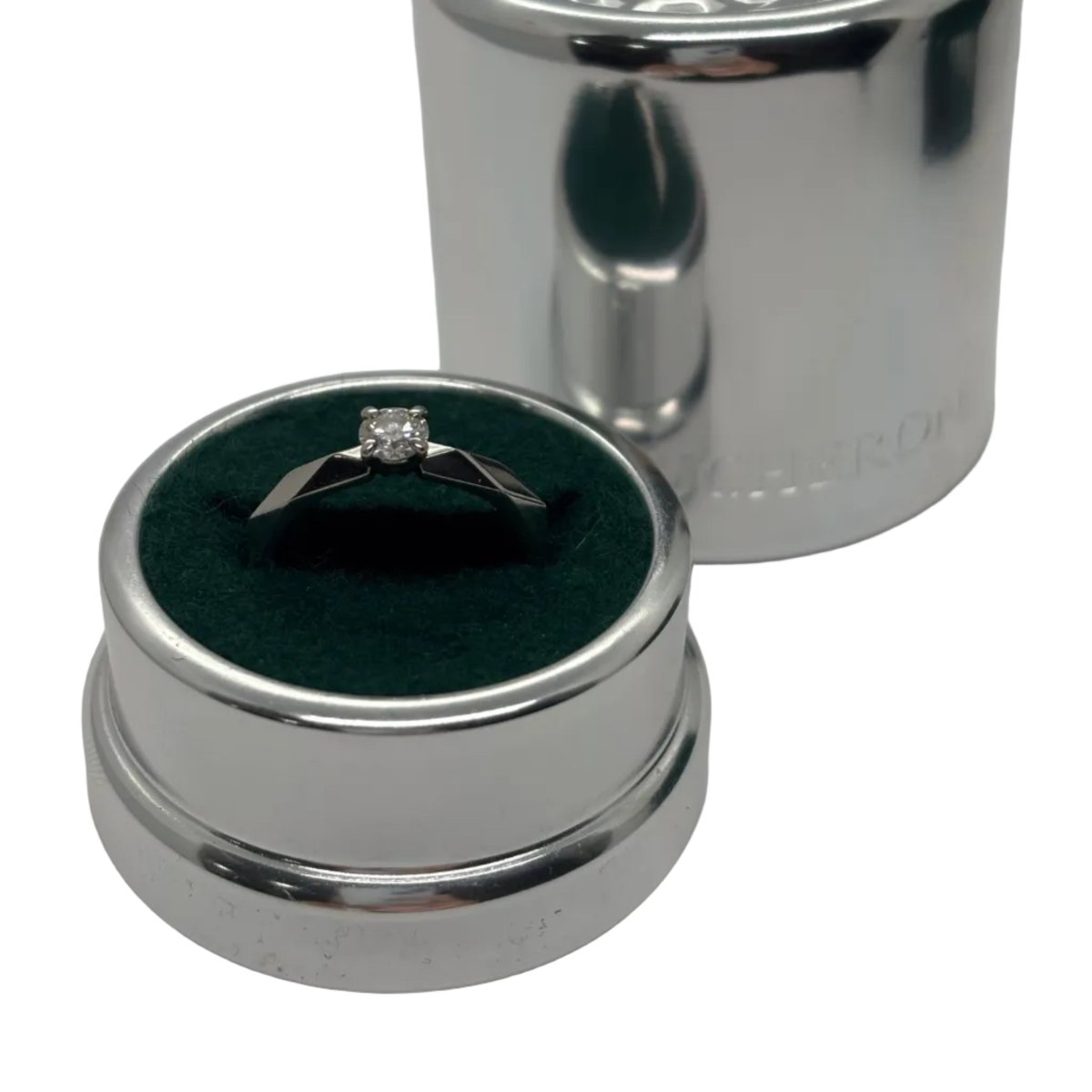 Bague Solitaire BOUCHERON en platine et diamant