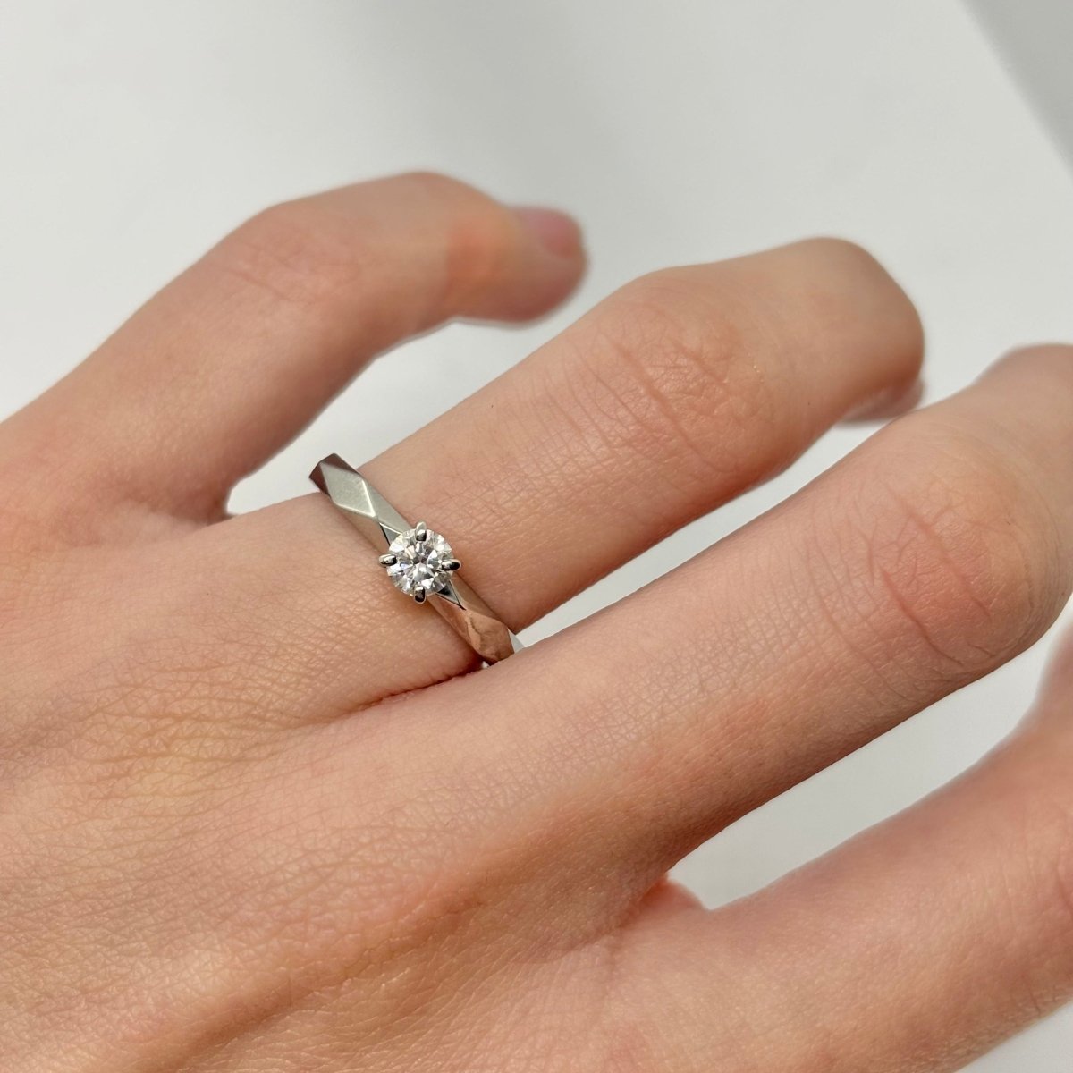 Bague Solitaire BOUCHERON en platine et diamant