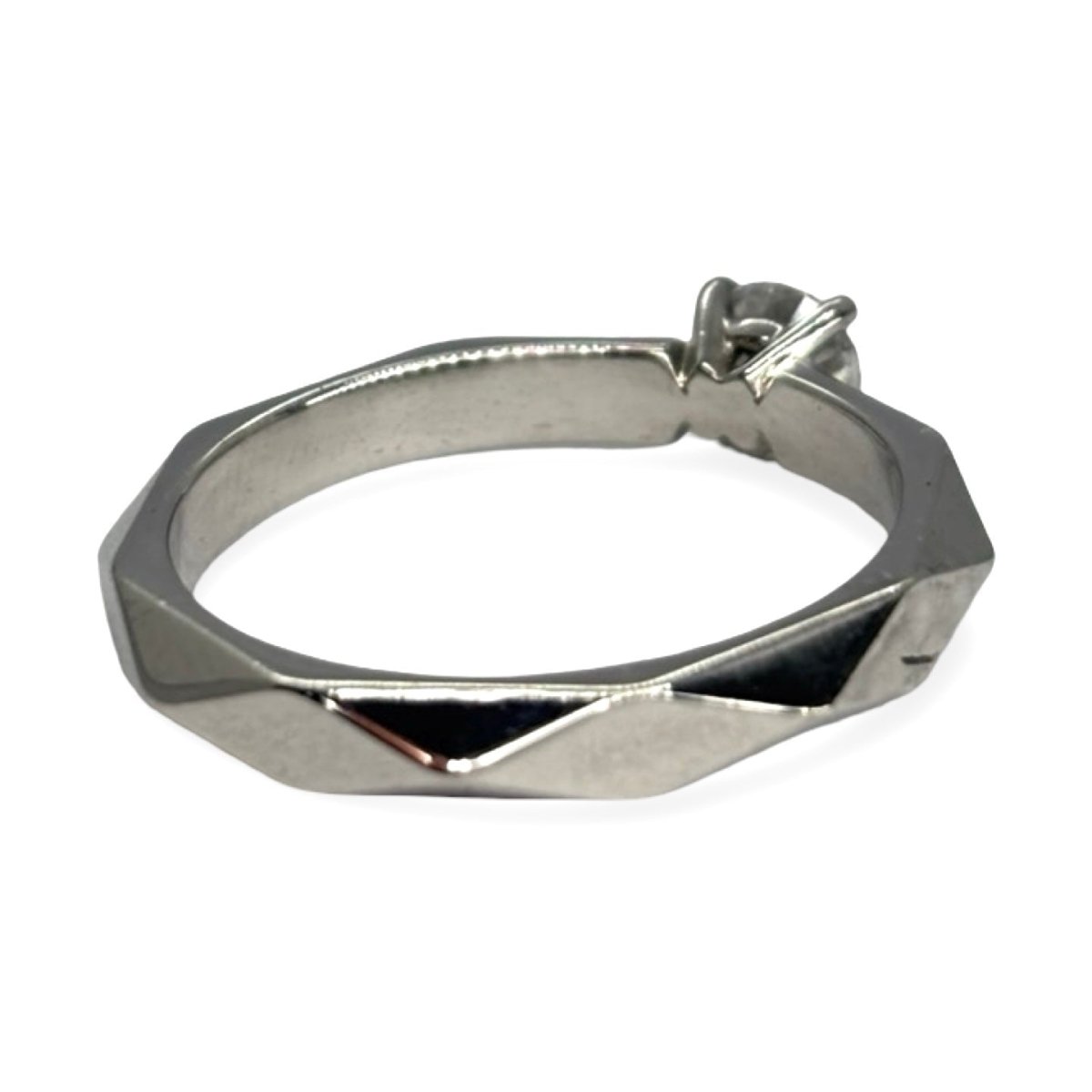 Bague Solitaire BOUCHERON en platine et diamant