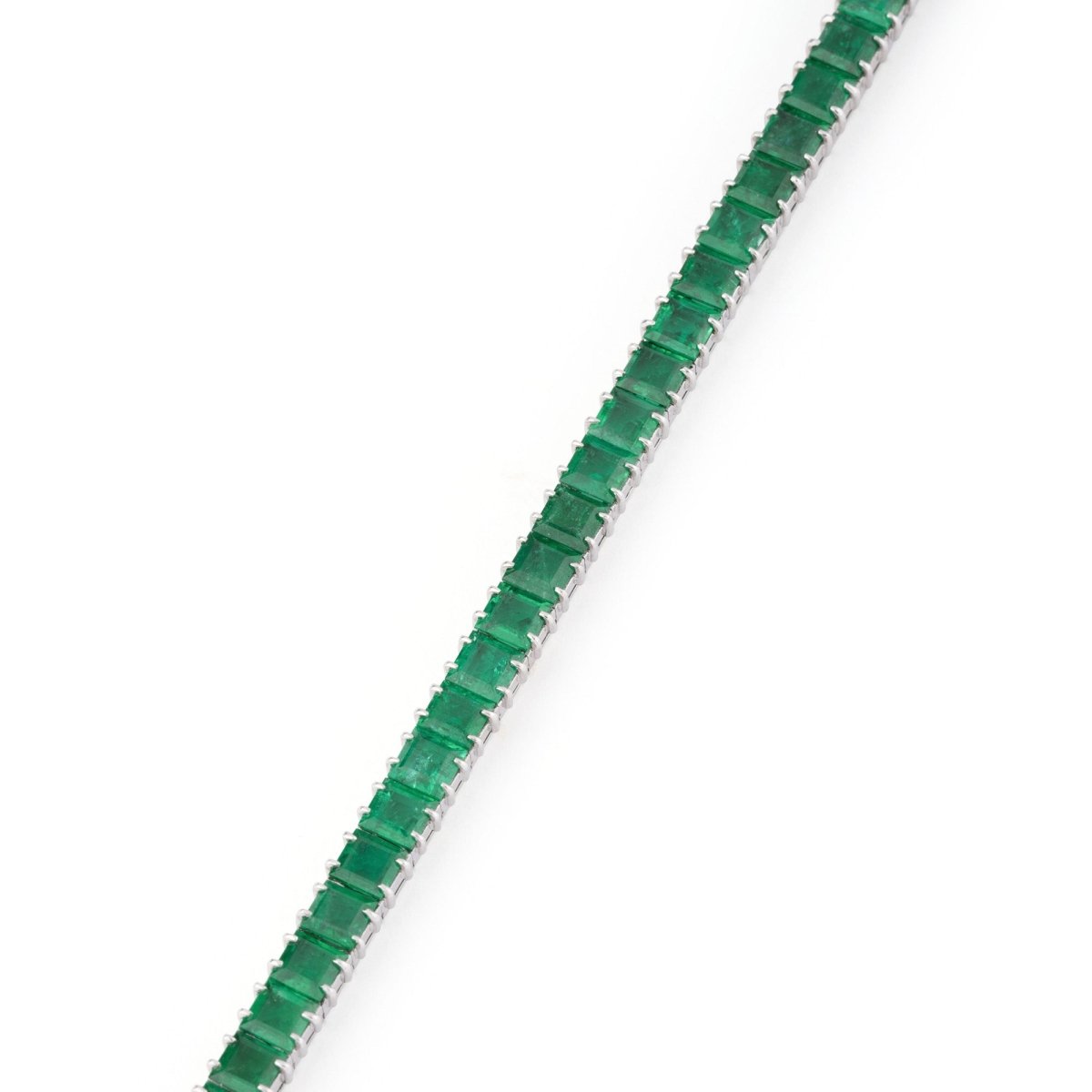 Bracelet Ligne BOUCHERON en or blanc et émeraudes