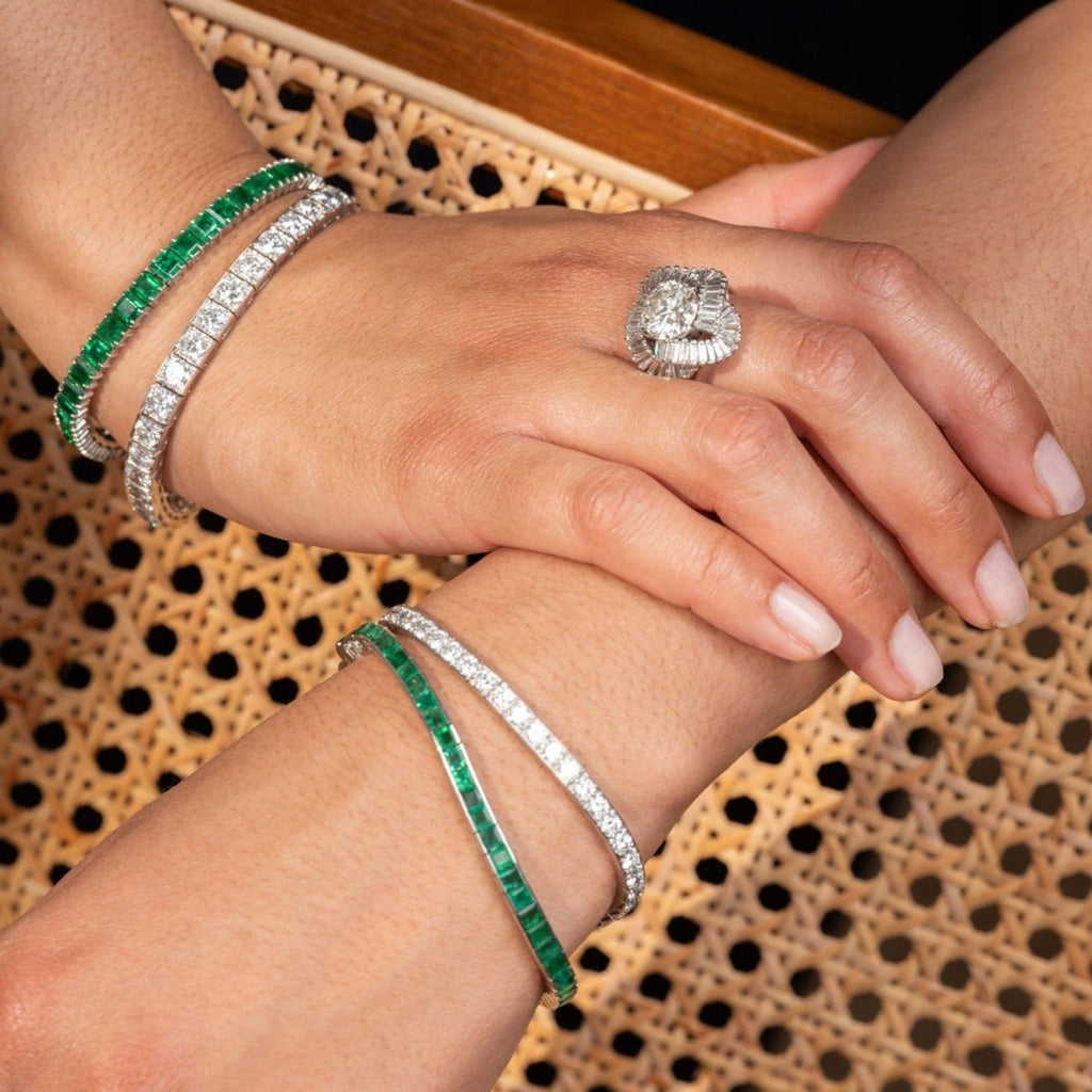 Bracelet Ligne BOUCHERON en or blanc et émeraudes