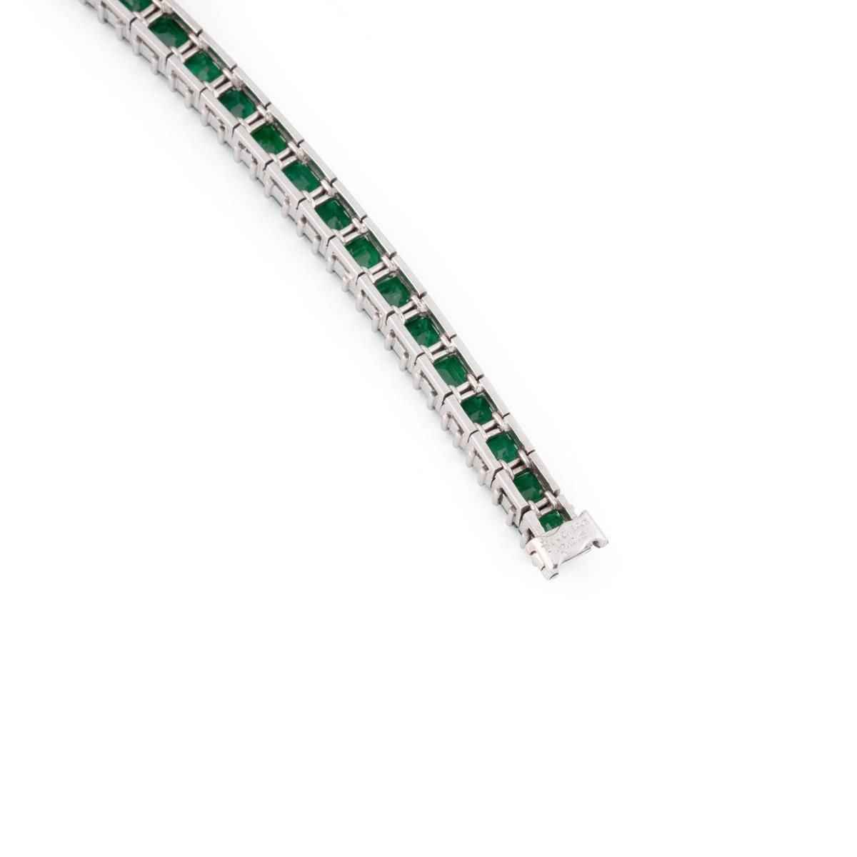 Bracelet Ligne BOUCHERON en or blanc et émeraudes