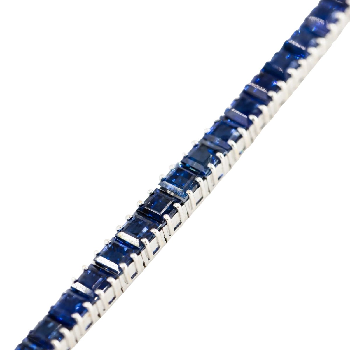 Bracelet Ligne BOUCHERON en or blanc et saphirs