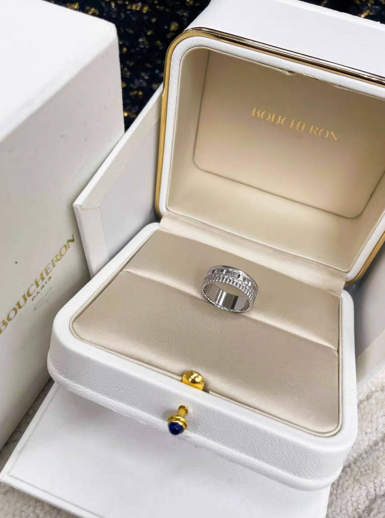 Boucheron Quatre Radiant classic platinum ring with diamonds